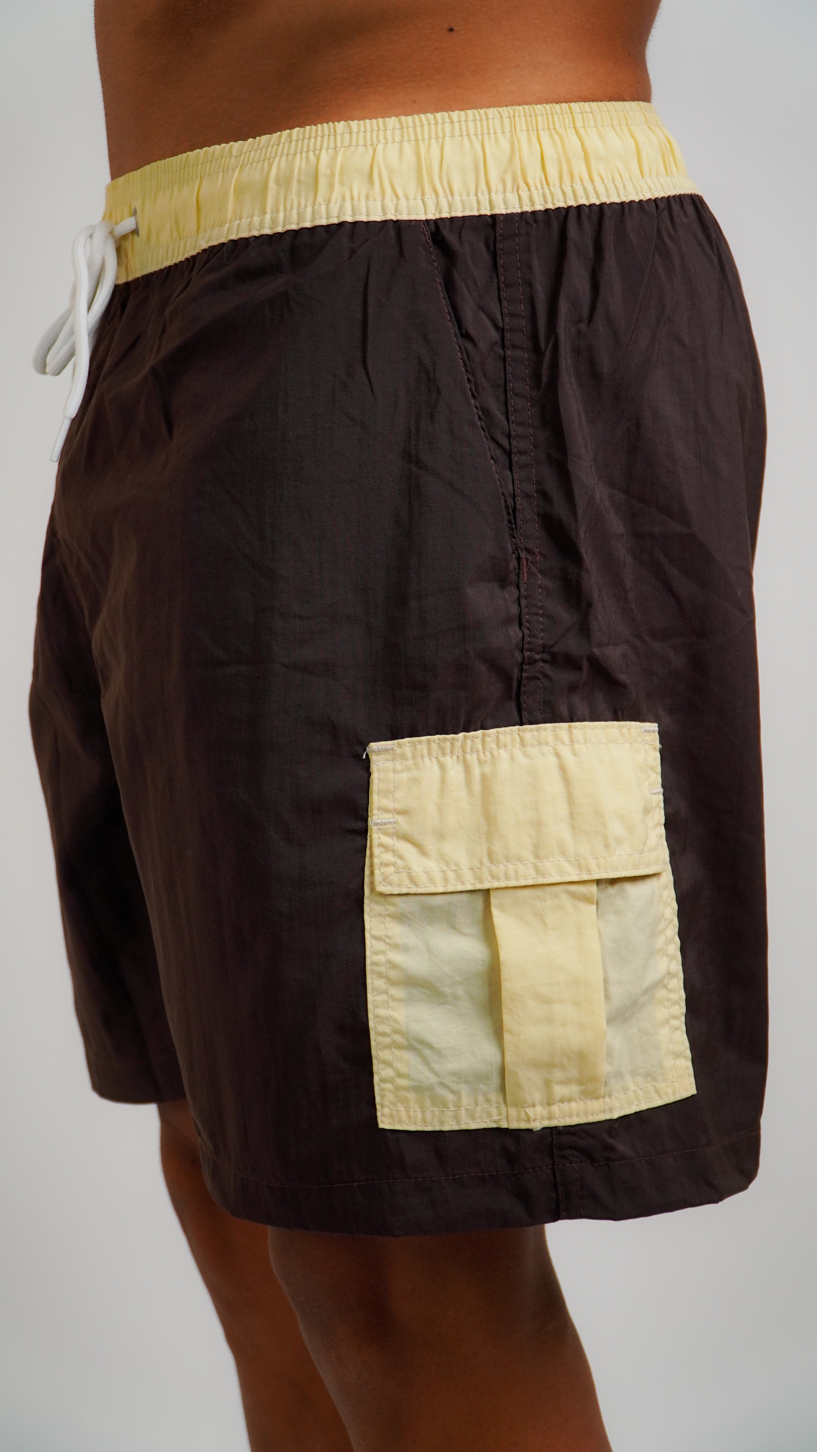 SHORTS CARGO "MARROM"