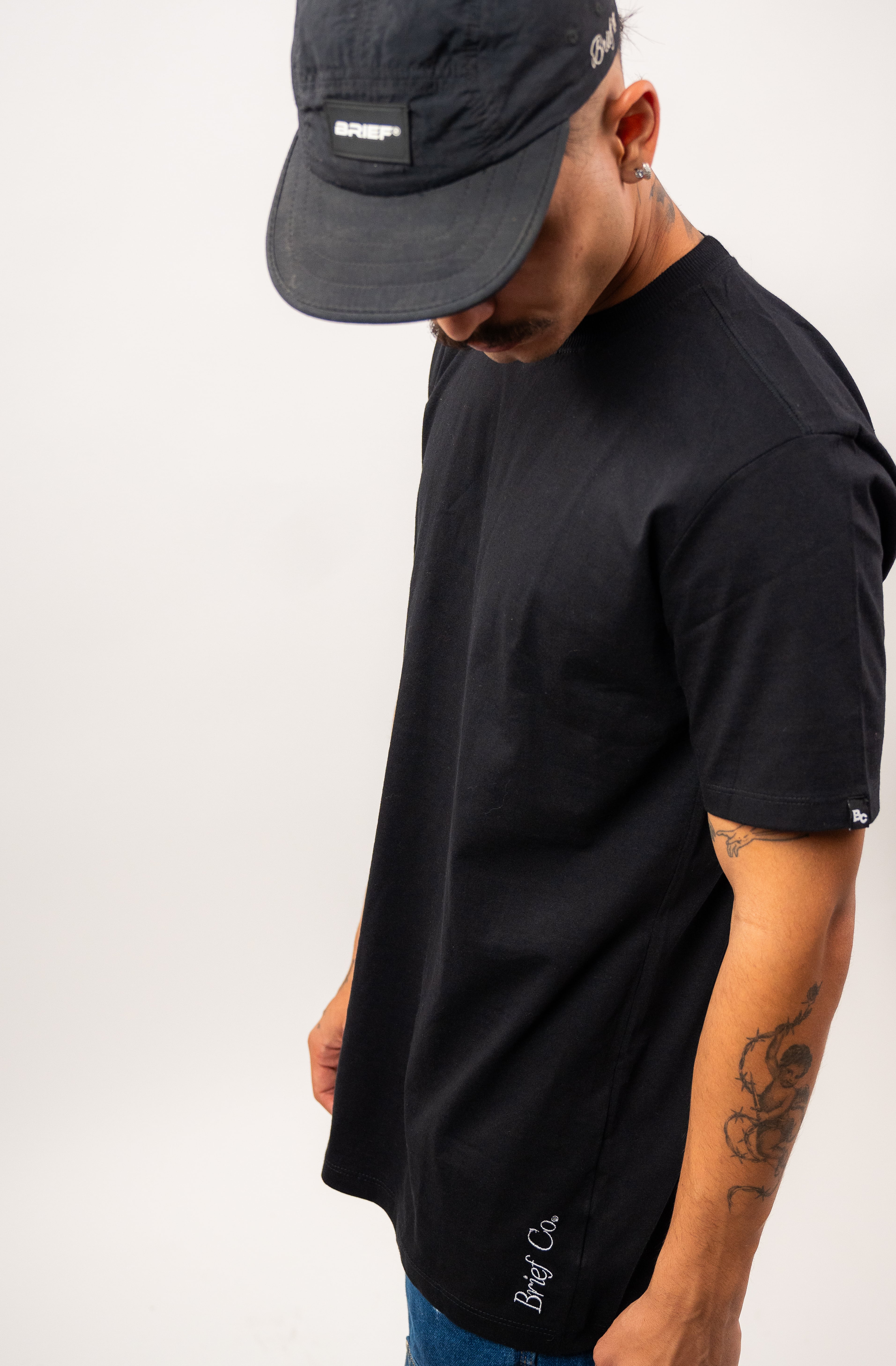 CAMISETA BASIC PRETA