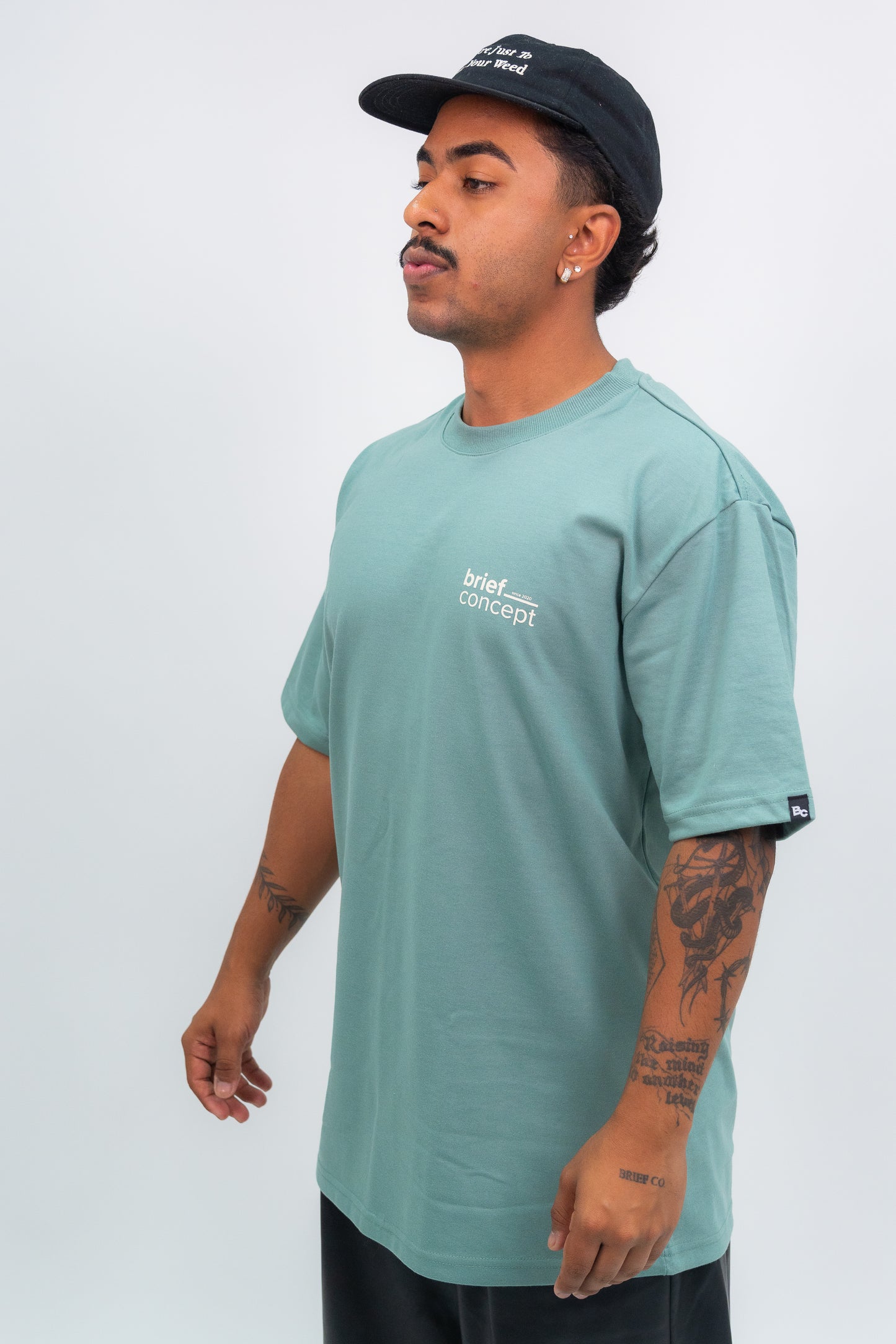 CAMISETA "BASIC" VERDE