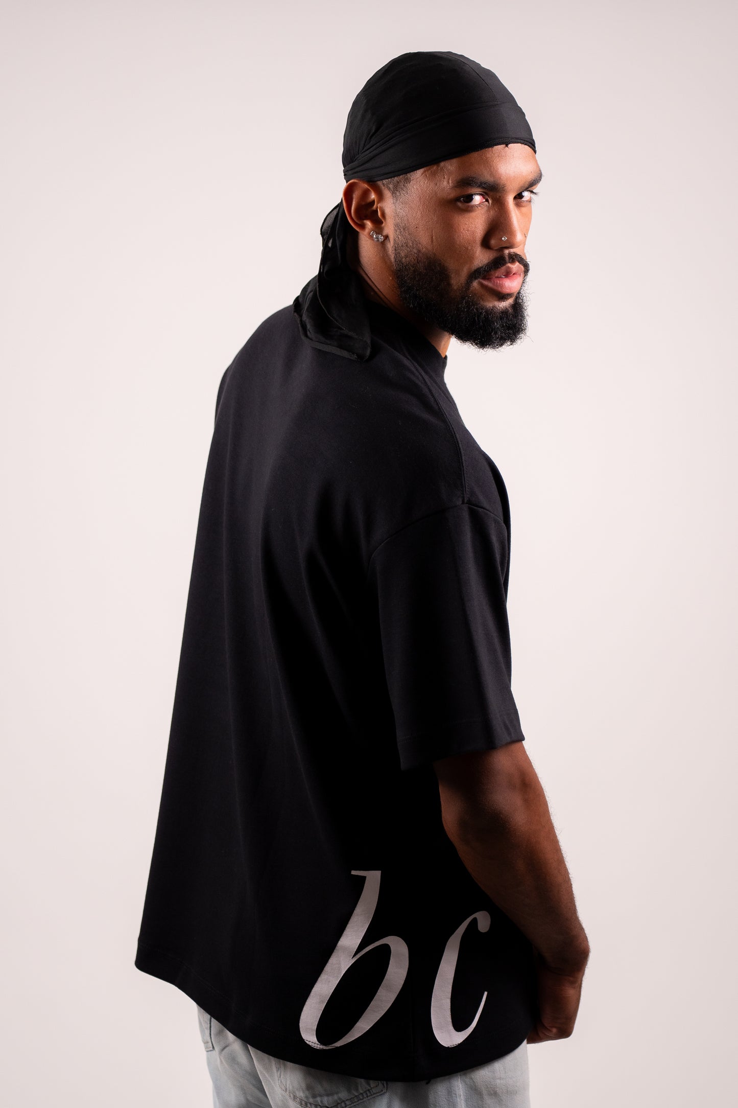 CAMISETA OVERSIZED ESSENTIAL BLACK